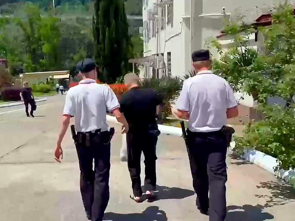 В Сочи арестовали приезжего уличного торговца за второй раз за четыре месяца