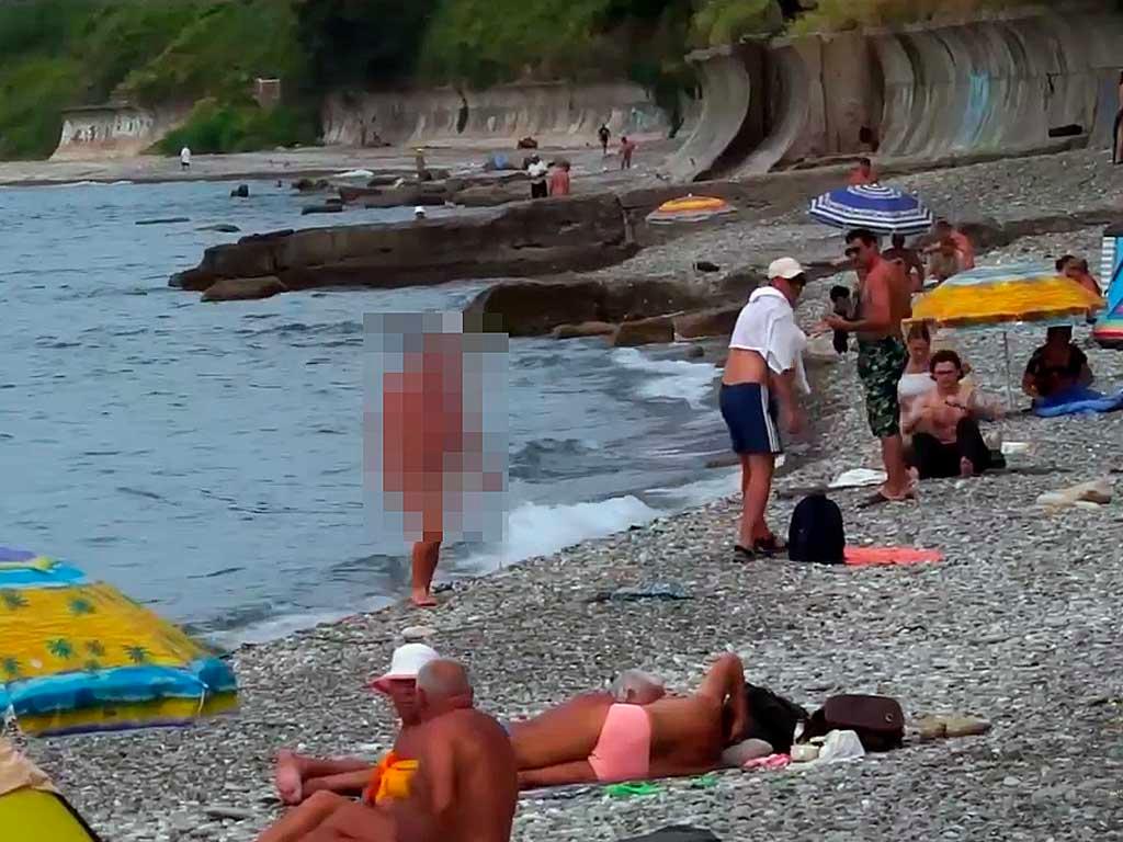 Голый турист пойман на пляже в Сочи
