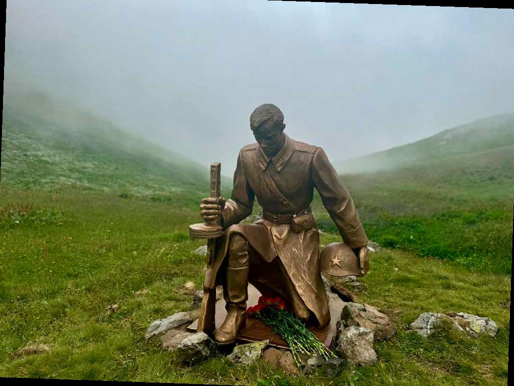 В горах Сочи открыли воинский мемориал
