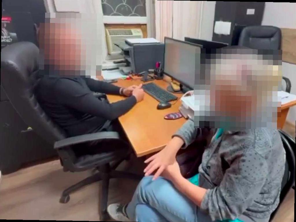 Супруги из Сочи избежали потери 16 миллионов рублей благодаря вмешательству банковских сотрудников. Полиция сообщила об очередной попытке мошенничества в интернете, которая могла обернуться катастрофой для семьи.