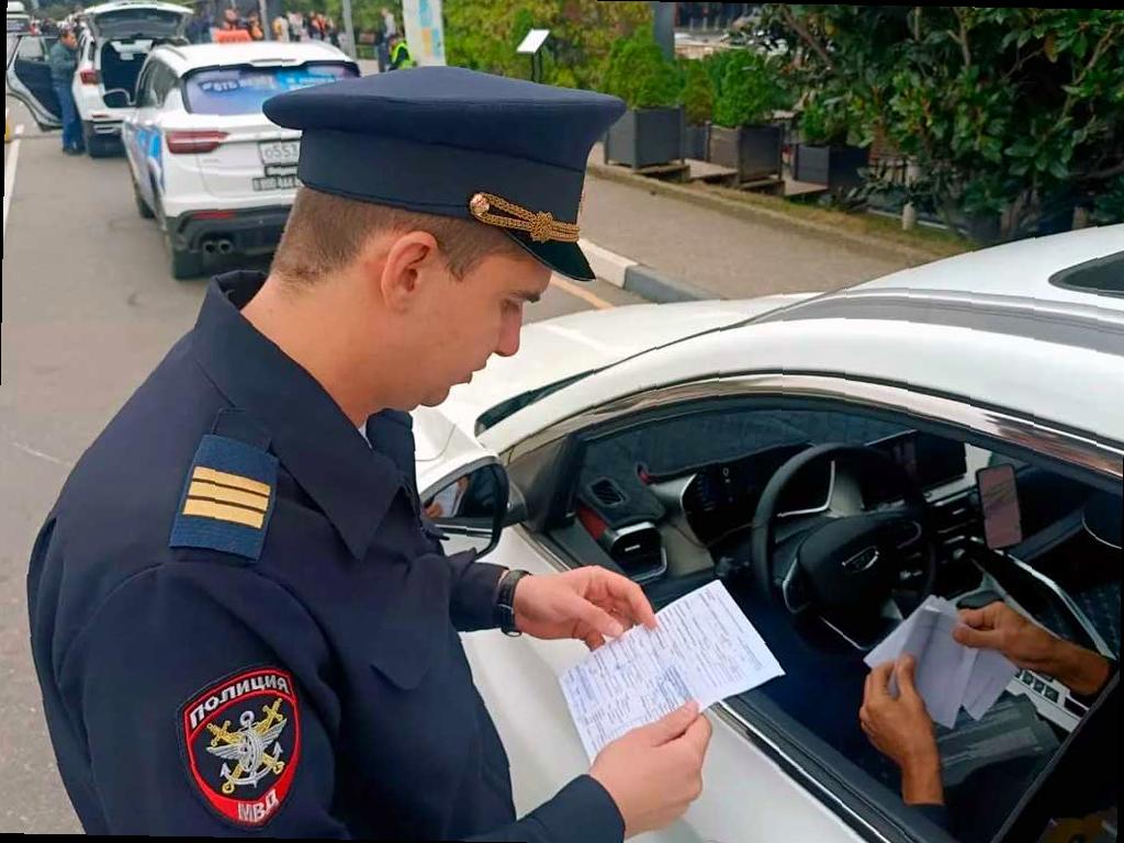 В Сочи начали борьбу с нелегальными таксистами