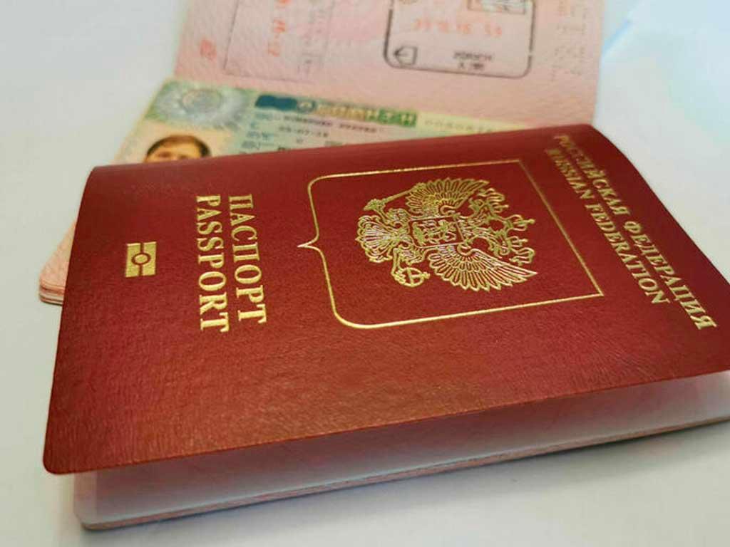 Россия временно прекратила оформление паспортов РФ в Абхазии