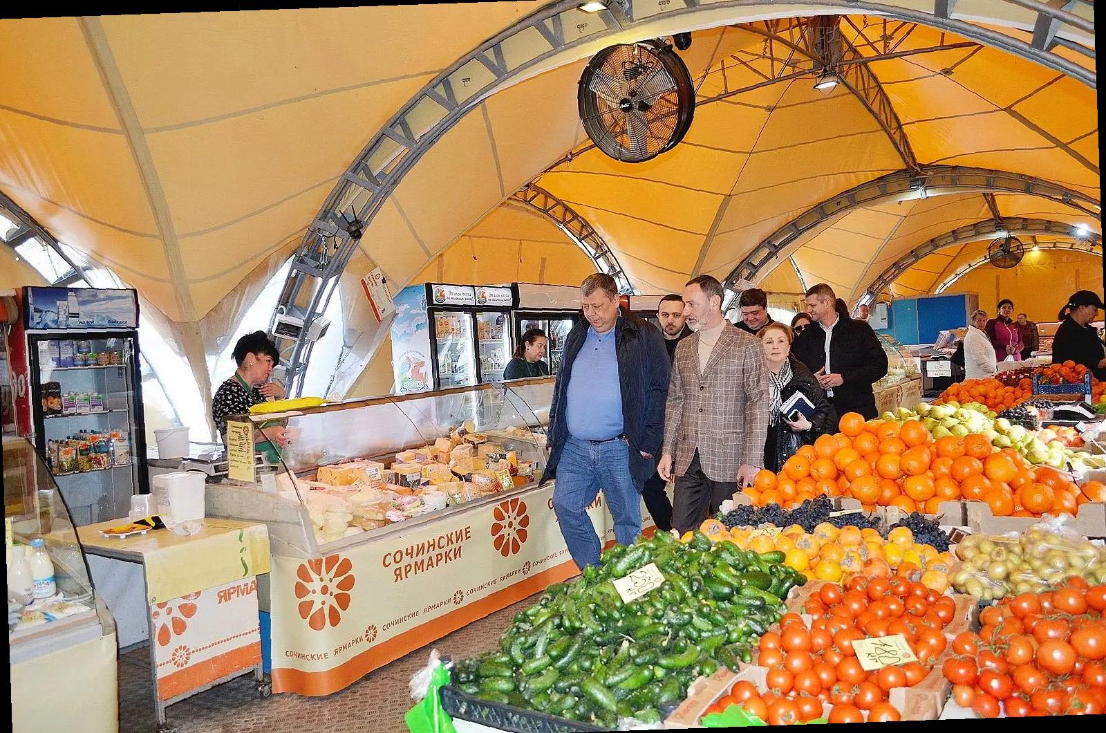 «Виктор Тепляков проверил работу мунициональной ярмарки в Сочи»