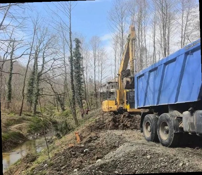 В Сочи расчистят реку Херота: вывезут более 25 тысяч кубометров мусора
