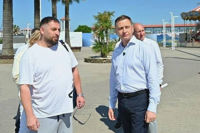 Сроки снятия заборов на Южном моле и завершения реконструкции Приморской набережной