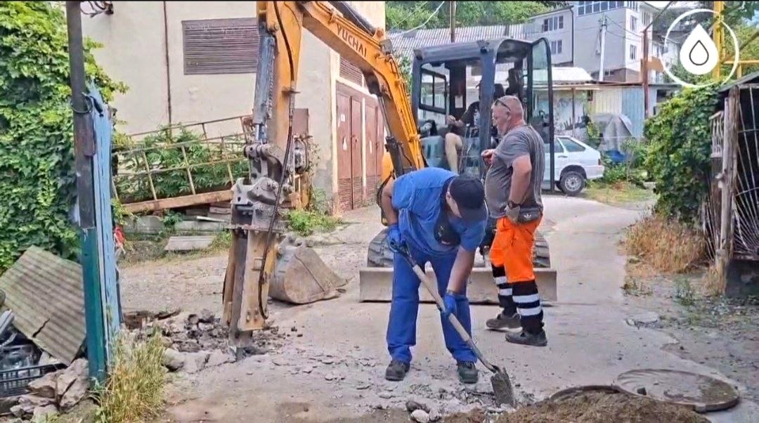 Замена водопровода на улице Восточная в Сочи